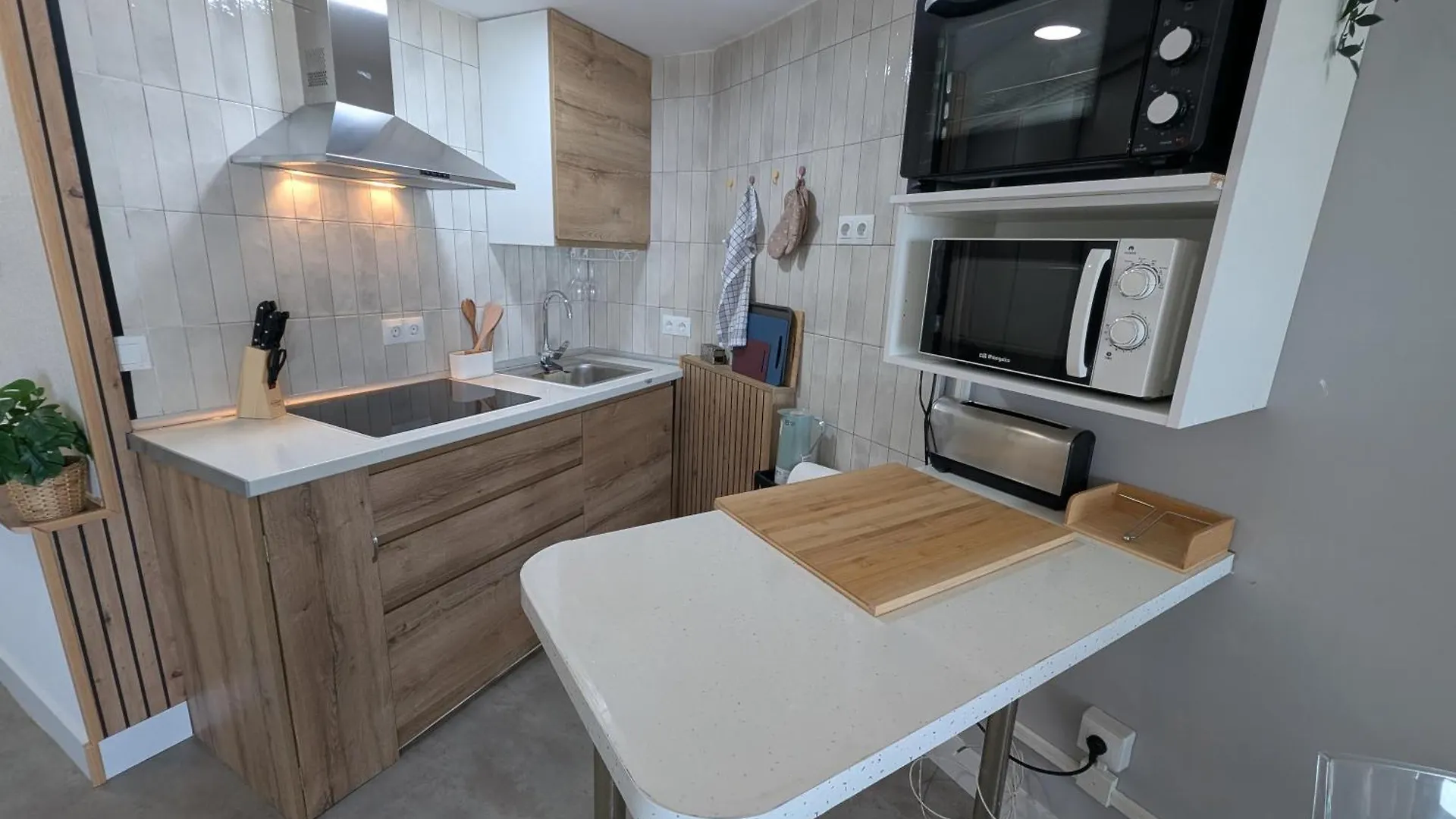 טורמולינוס Estudio Torre Colina Con Piscina